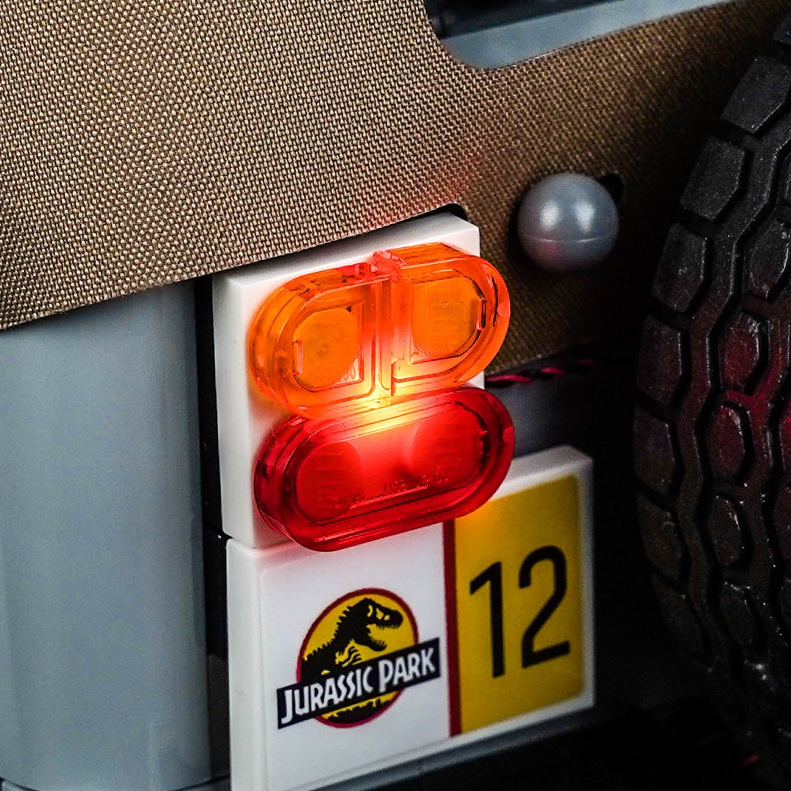 LED-belysningssæt til LEGO® Jurassic World Jurassic Park Jeep® Wrangler – 77984 (Safari-Edition)