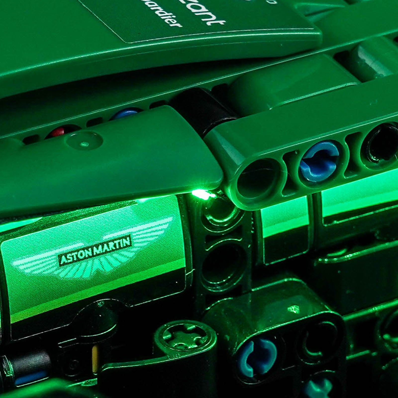 LED-Beleuchtungsset für LEGO® Technic Aston Martin Aramco AMR25 F1® Rennwagen 42240